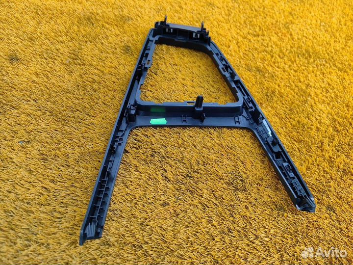 Накладка кулисы кпп Renault Duster K9KR858 2021