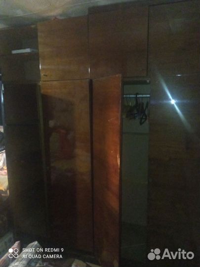 Мебель б/у:диван, столы, шкафы, комоды палас