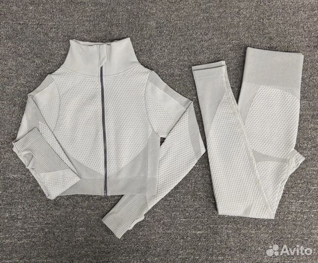 Костюм для фитнеса распродаю