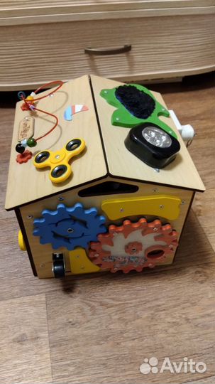 Бизиборд домик