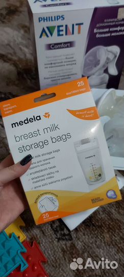 Молокоотсос и пакеты для заморозки молока