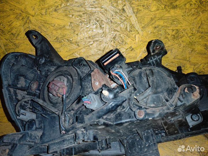 Фара левая Mitsubishi Lancer CY3A 4B10 2008