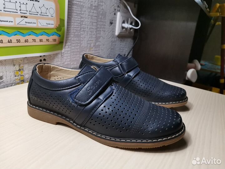 Продаю школьные туфли р. 33