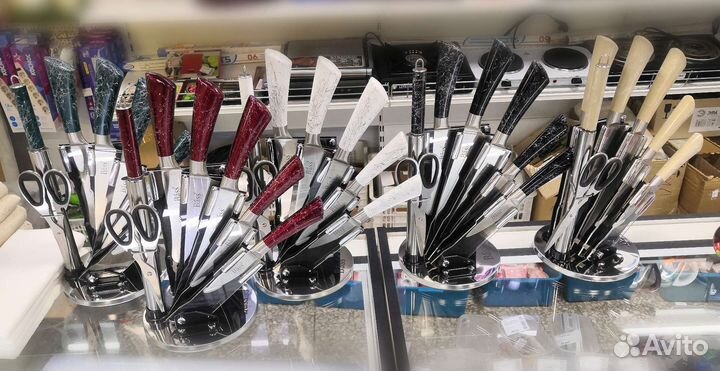 Набор кухонных ножей с подставкой