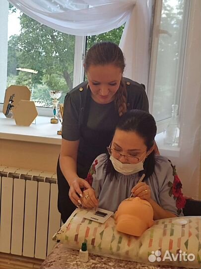 Обучение наращиванию ресниц