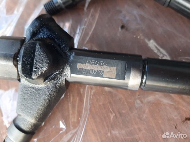 Форсунка дизельная Nissan x-trail t30 095000-0510