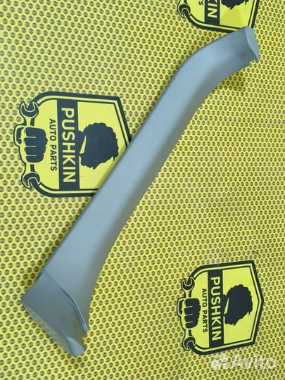 Обшивка крышки багажника правая Renault Koleos HY0