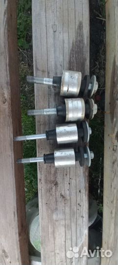 Suzuki DT 40 демпфер / Опора нижняя и верхняя