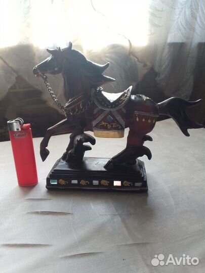 Фигурка лошадь