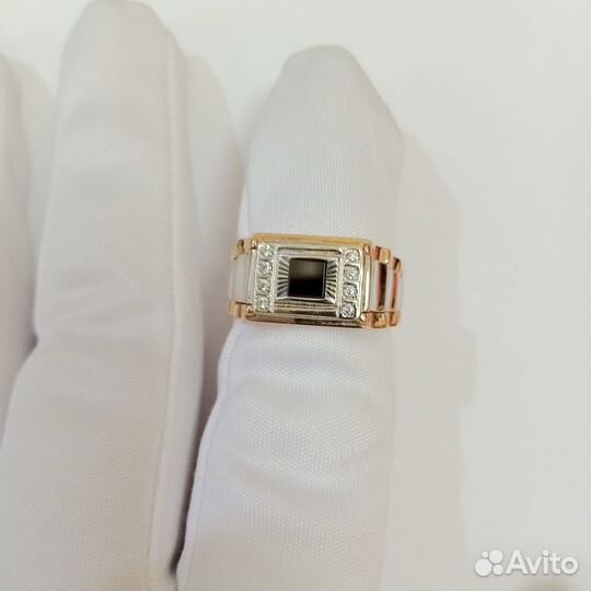 Золотое кольцо с камнем 18,5р