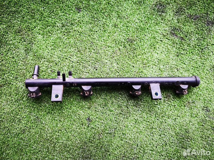 Рейка топливная рампа на Renault Duster 2012-нв 2л