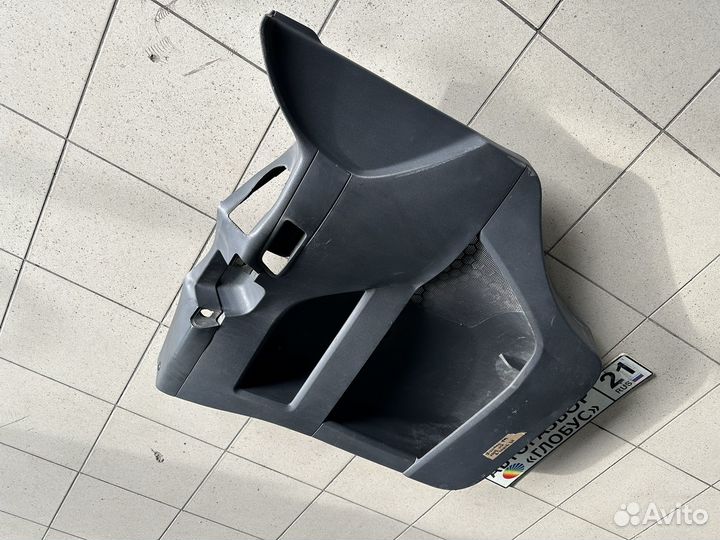 Обшивка двери передняя левая Каравелла Т5