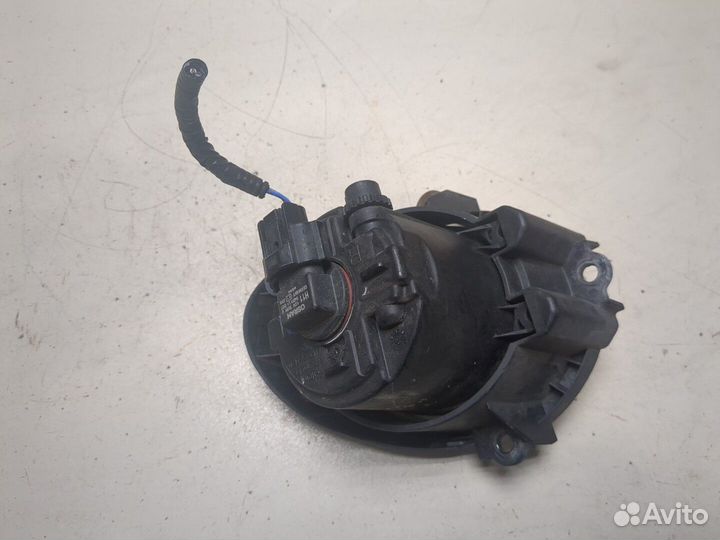 Фара противотуманная Toyota Avensis 3, 2010