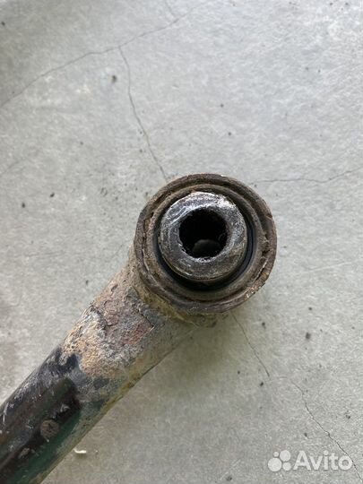 Задний нижний рычаг infiniti m37