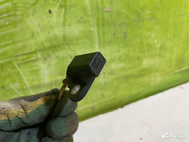 Датчик положения коленвала Mitsubishi Pajero 4