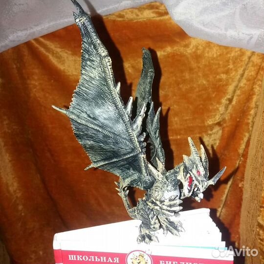Дракон фигурка