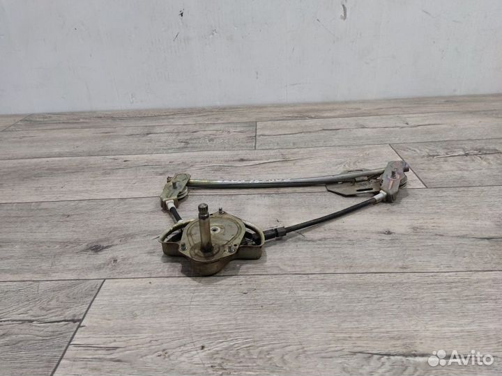 Стеклоподъемник механический задний левый 2110