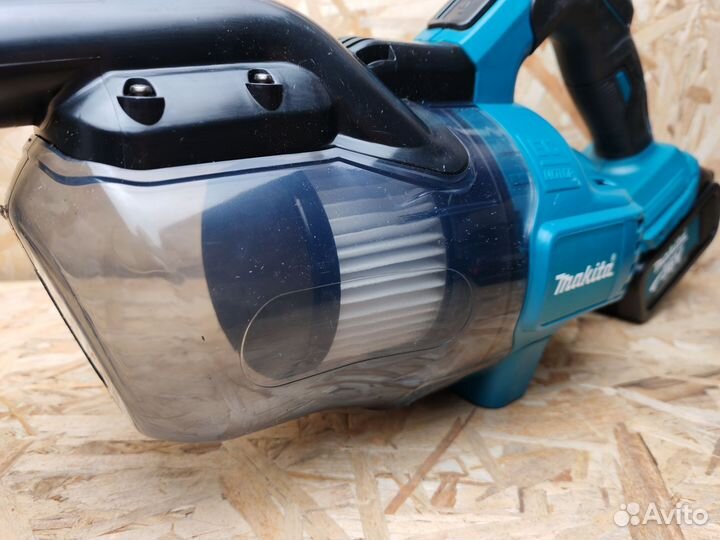 Новый аккумуляторный пылесос для авто