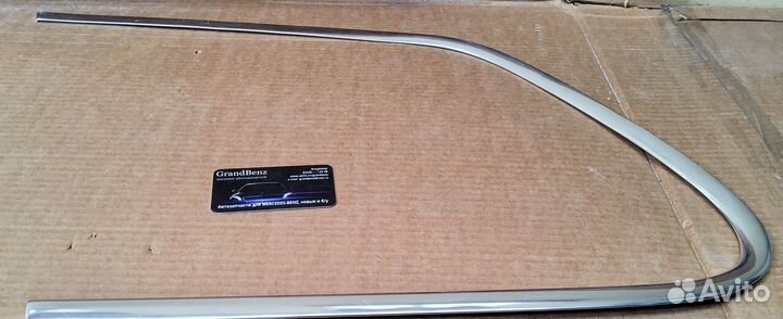 Молдинг стекла задний левый Volkswagen Touareg NF