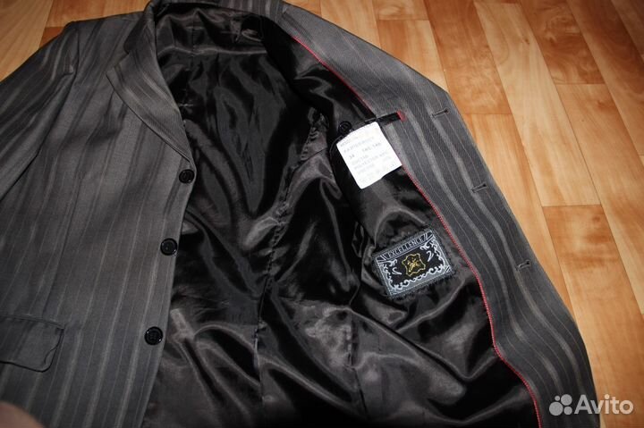 Продам костюм строгий на мальчика