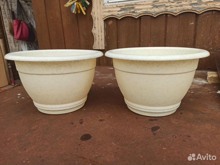 Пластмассовые цветочные горшки