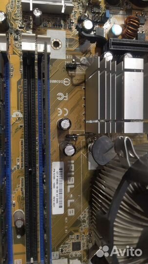 Материнская плата с процессором и памятью