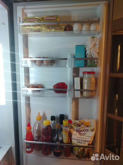Холодильник двухкамерный новый большой, торг умест