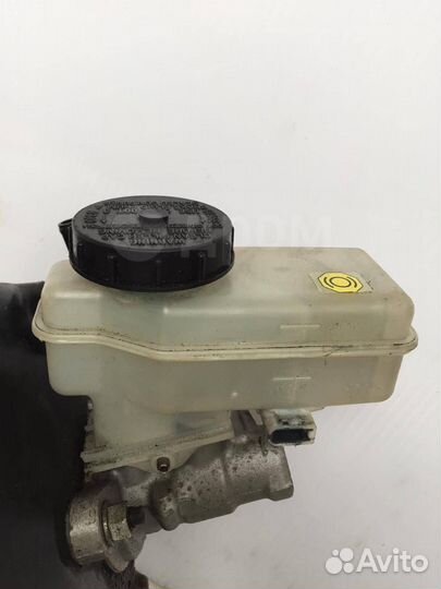 Бачок тормозной жидкости на Infiniti Fx/QX70