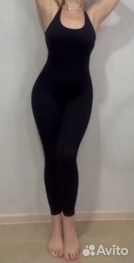 Женский спортивный комбинезон