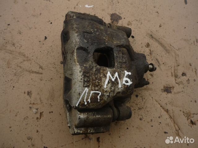 Суппорт передний левый Мазда 6 GG 2.0