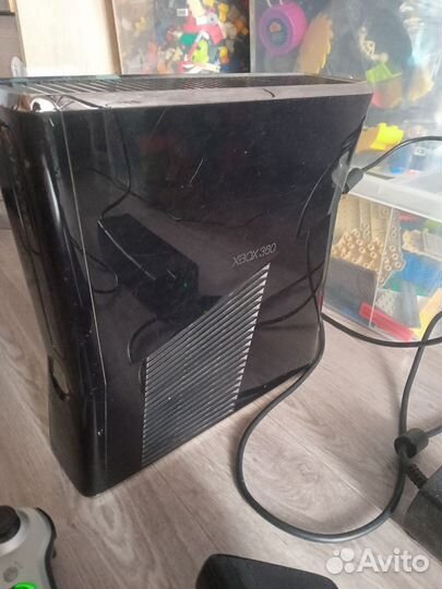 Xbox 360 slim 250gb+джостик+кинект
