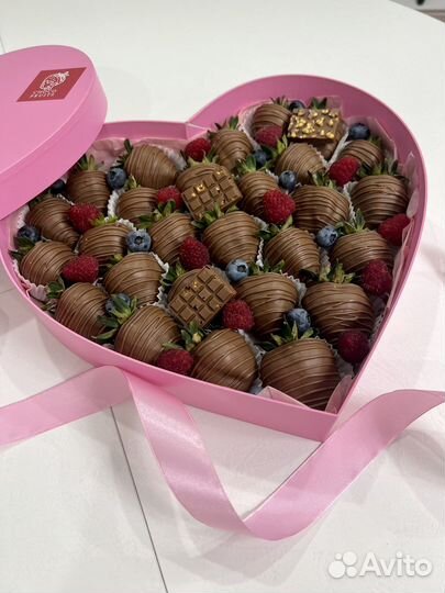 Клубника в шоколаде сердце, сюрприз, подарок