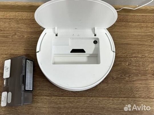 Моющий робот-пылесос Mi Robot Essential mjstg1