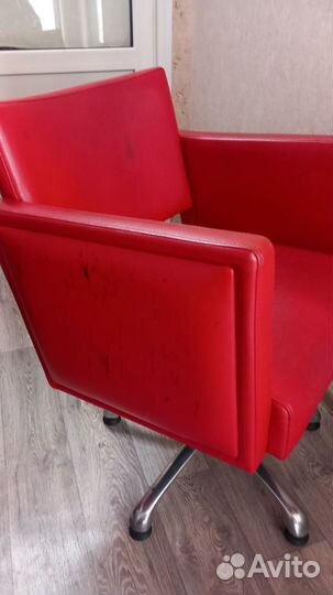Парикмахерское кресло бу