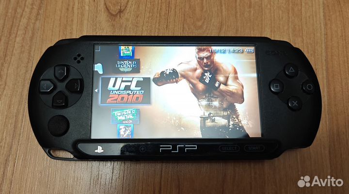 Sony PSP E1008 Street