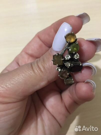 Серебряное кольцо и сережка