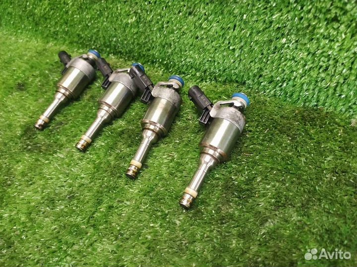 Форсунка инжекторная электрическая Skoda Octavia