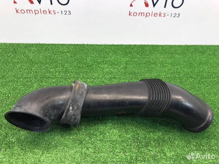 Патрубок воздухозаборника Volkswagen Touareg 7L