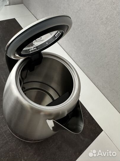 Электрочайник Red Solution RK-M177