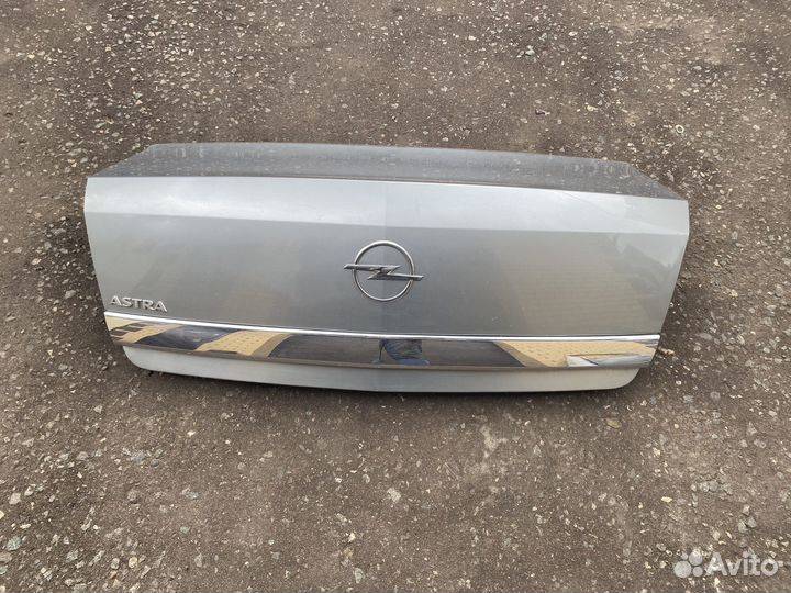 Крышка багажника Opel Astra H Седан