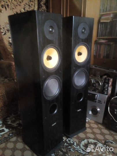 Мощные напольники Marshall Pershing-F2