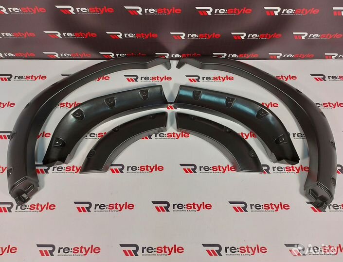 Фендера Toyota Land Cruiser 80 S1206