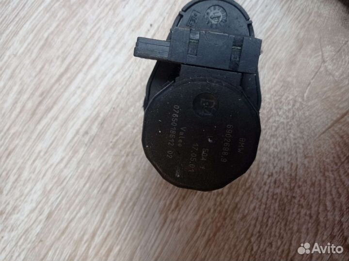 Регулятор заслонок печки на BMW X5 Е53