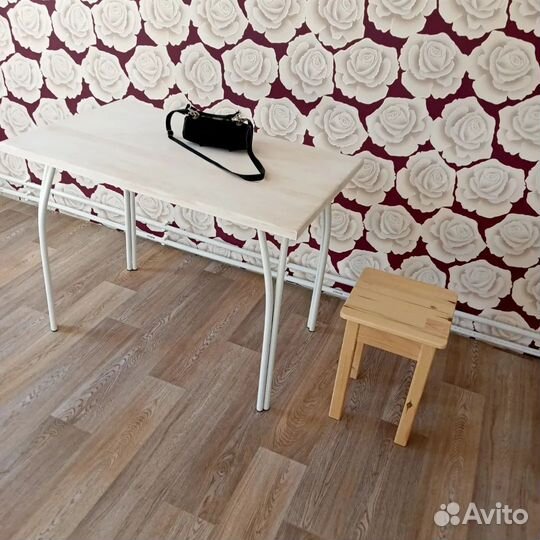 Кухонный стол