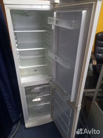 Холодильник Samsung узкий