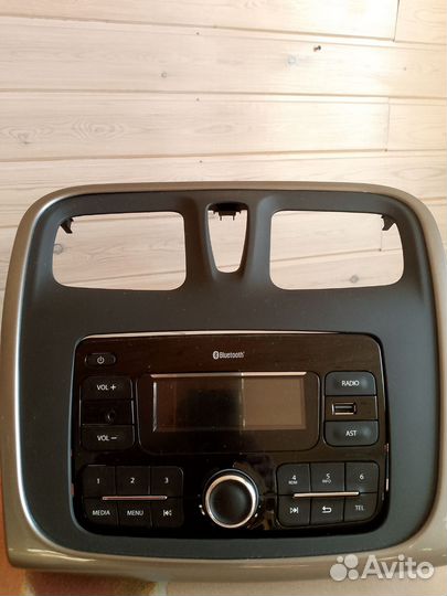 Автомагнитола штатная renault sandero 2