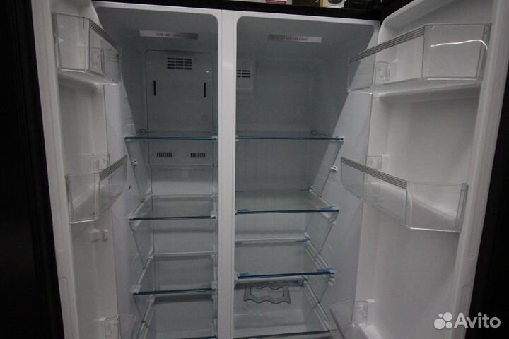 Холодильник двухдверный Midea, Nofrost,черный