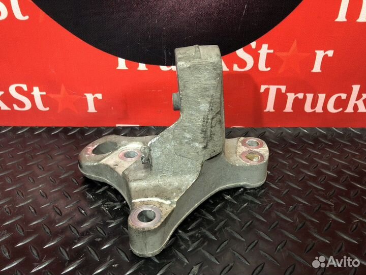 Кронштейн двигателя задний левый