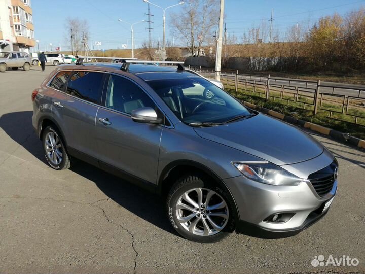 Автомобиль Mazda CX-9, с водителем