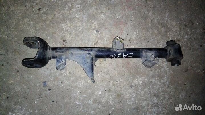 Рычаг подвески задний Mitsubishi Galant EA1A